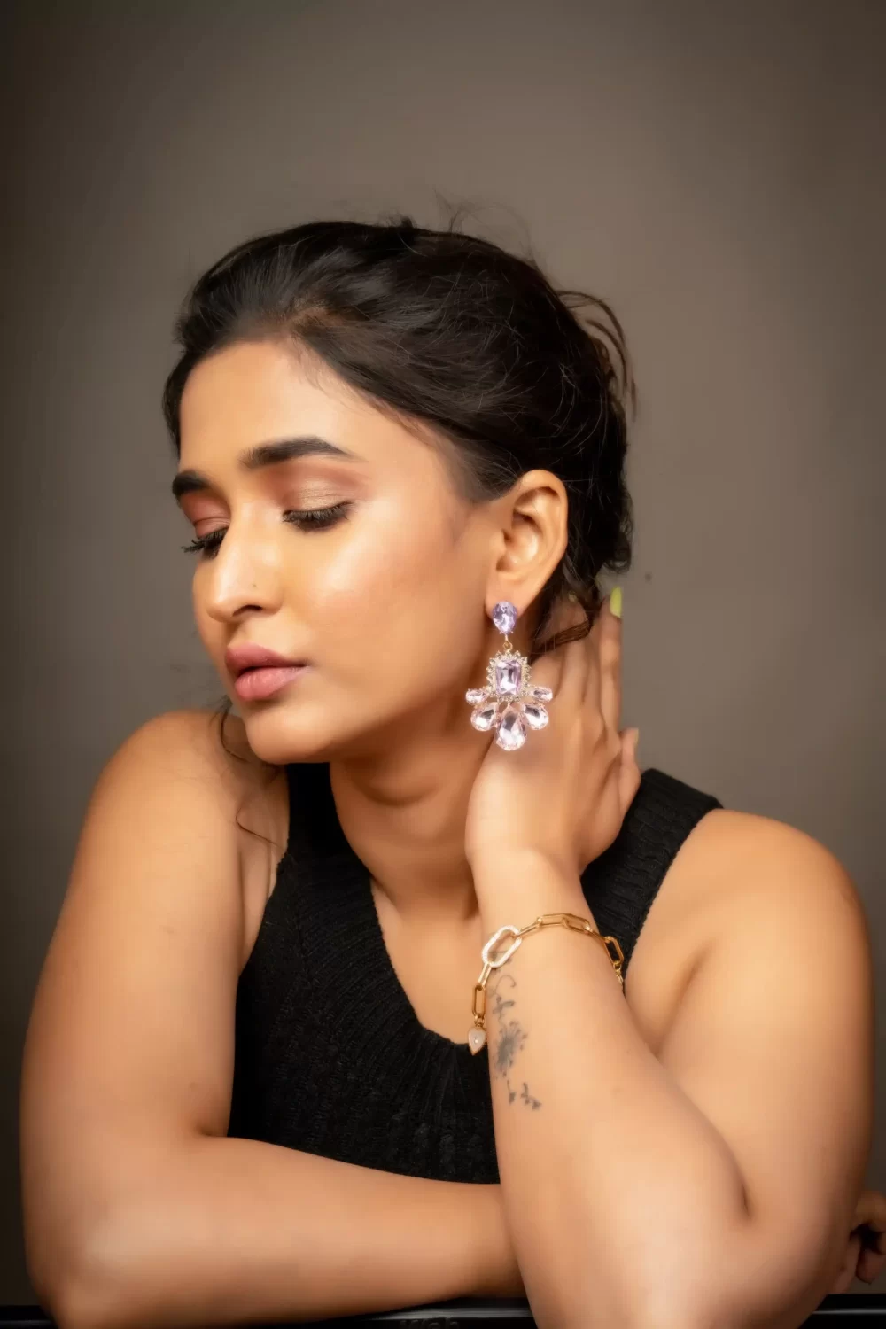 Smara Sparkling Droplet Earrings